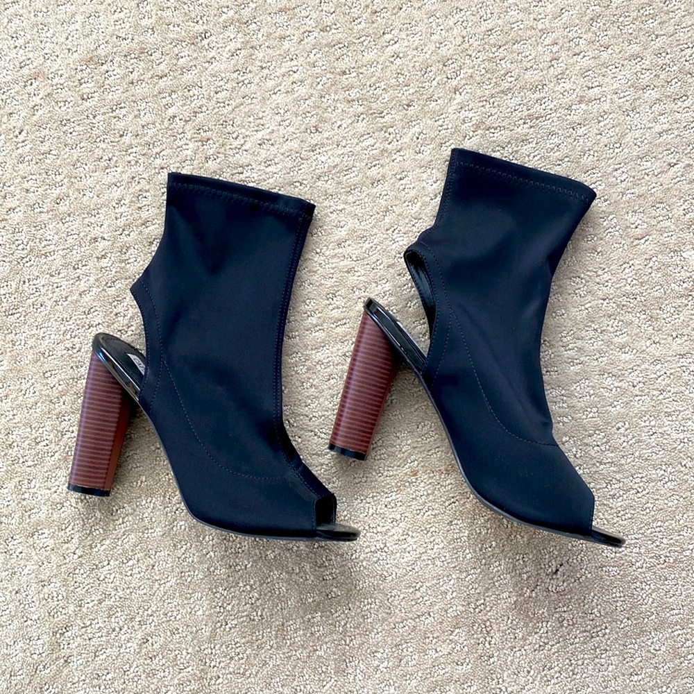 Cape Robin Booty Heels. 👢 Size 8